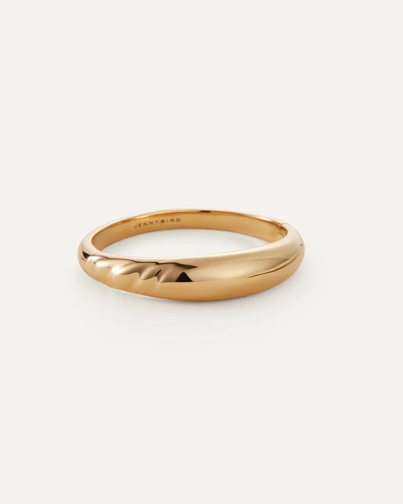 Nelle Bangle