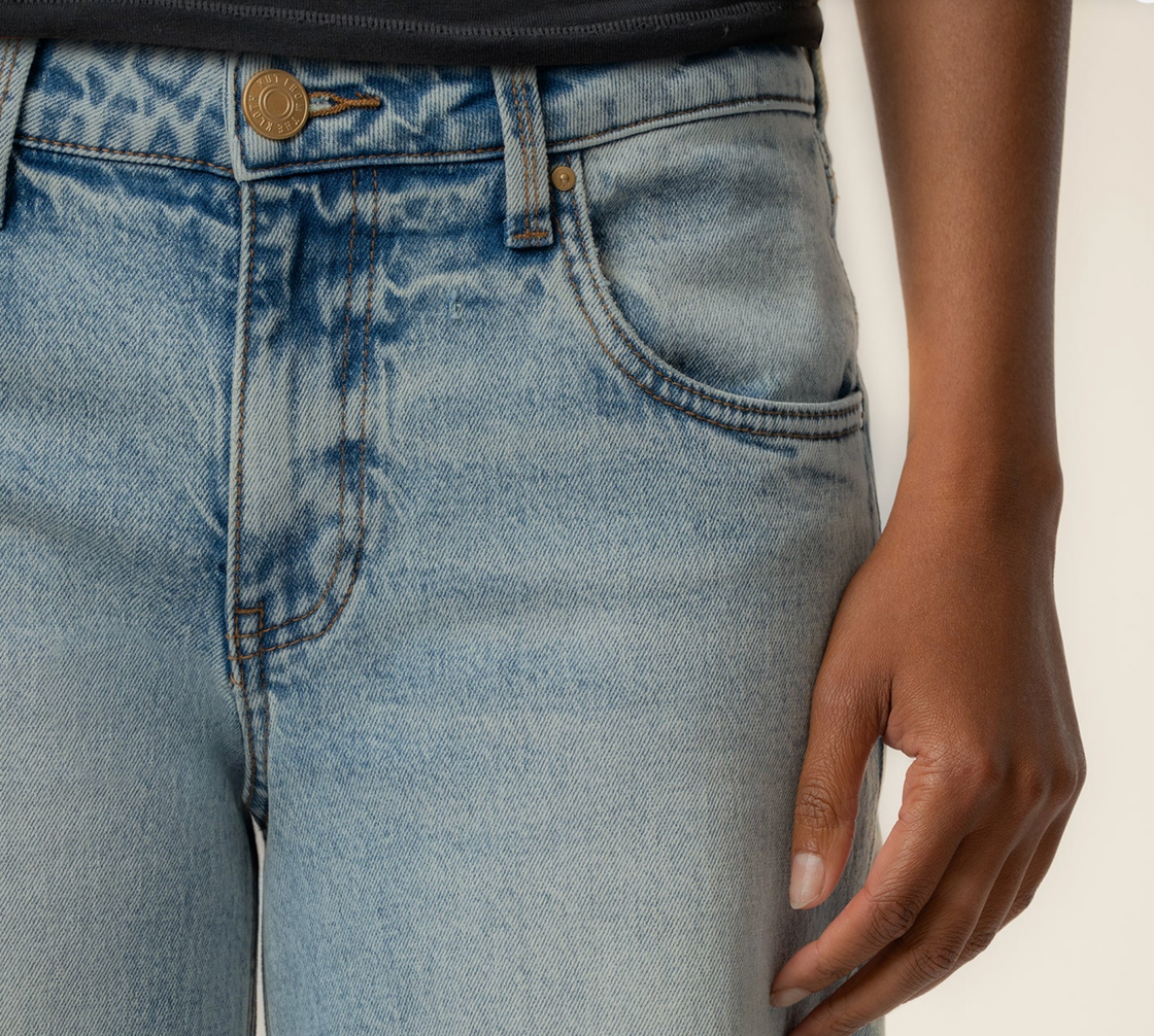Selena Baggy Low Rise Straight Leg in Enthusiastic Wash